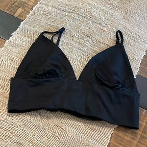 DONATING 5-4 Women’s Medium Black Zara Silk Free Bra - With Adjustable Straps